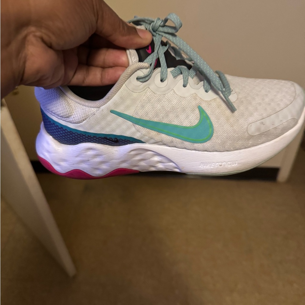 Shoes - Picture 2 of 6